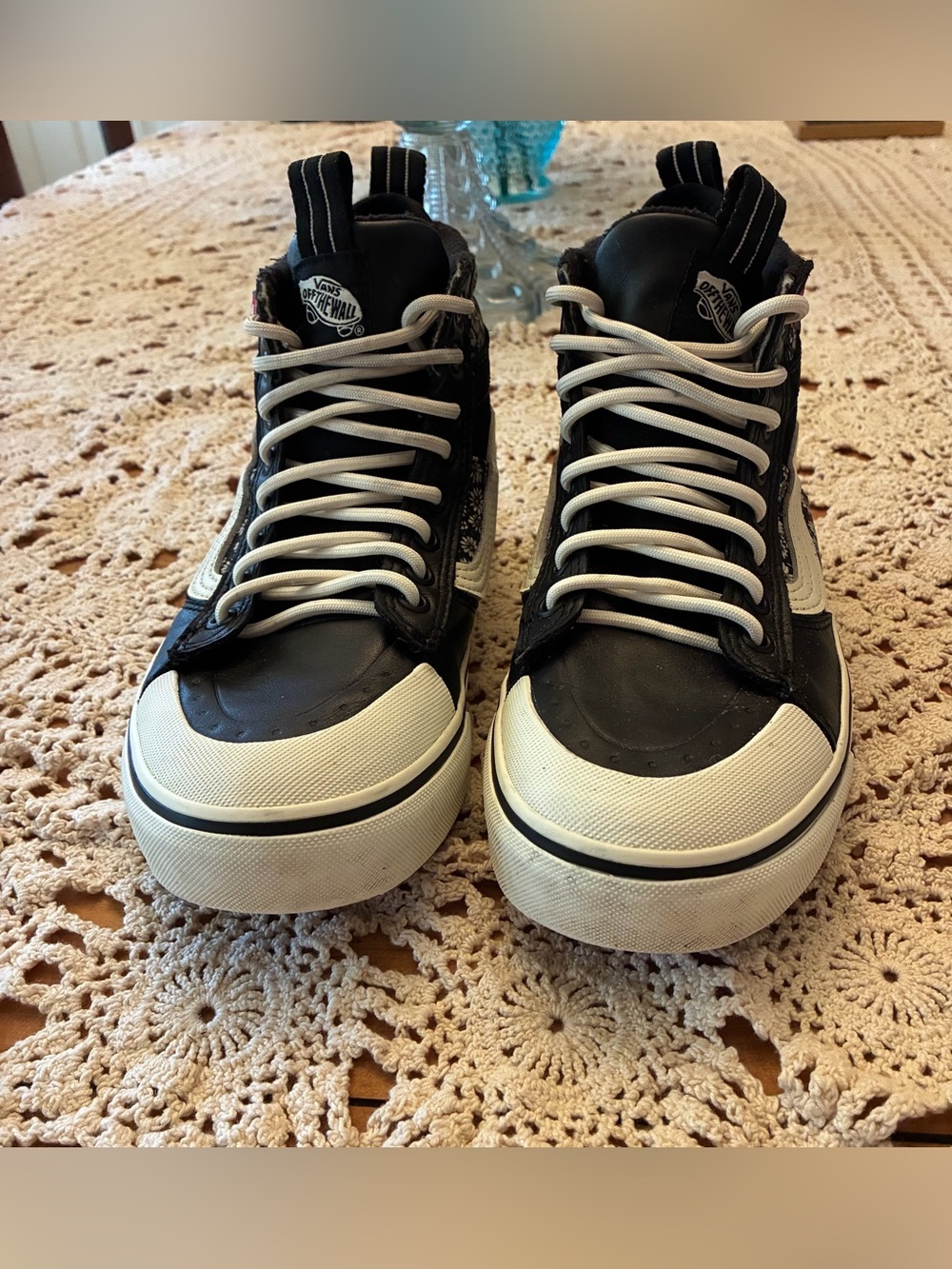 Vans SK8 Hi MTE Black Daisy Print Boot Sneakers - Picture 3 of 9